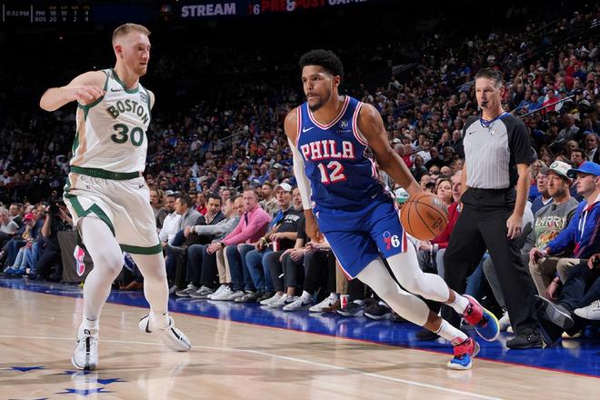 波士顿凯尔特人NBA战胜费城76人塔图姆三分锁定的简单介绍
