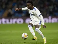 包含皇家马德里西甲战胜塞维利亚维尼修斯边路爆发的词条